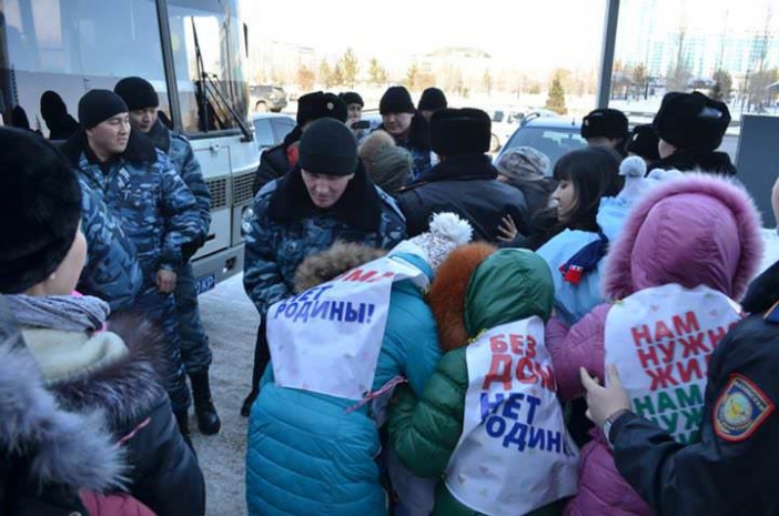 Участниц акции протеста в Астане наказывать не будут