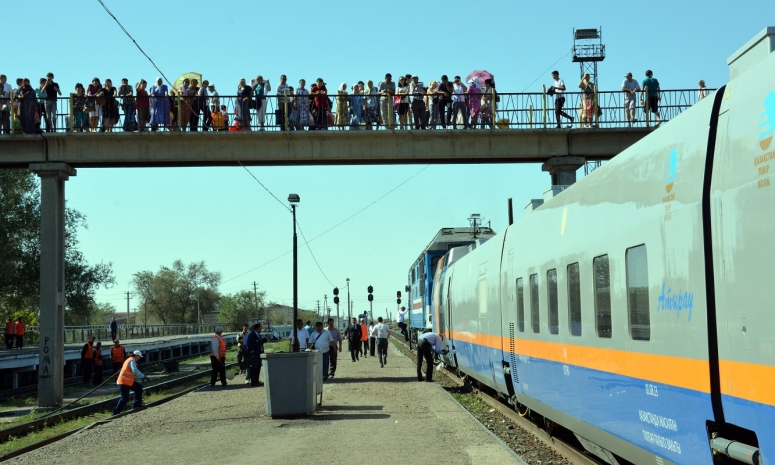 Казахстан, Узбекистан и Россия обсуждают совместный запуск агропоездов