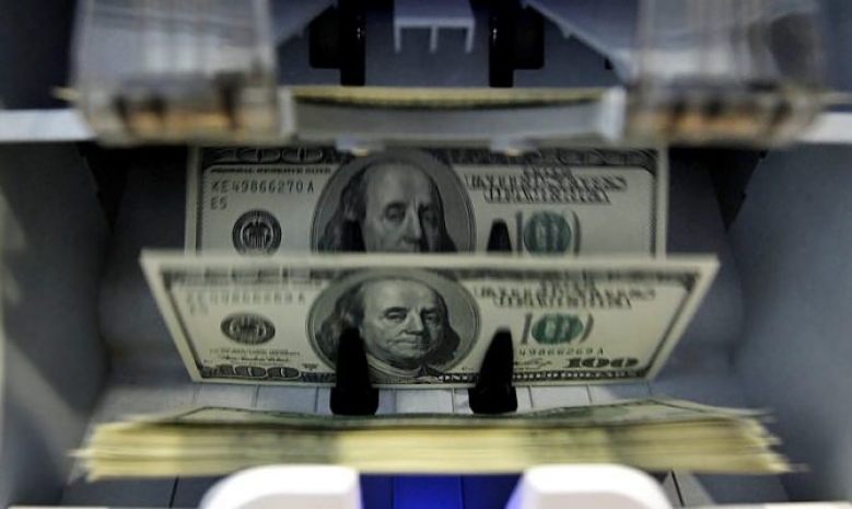Тенге пошел вниз вслед за нефтью