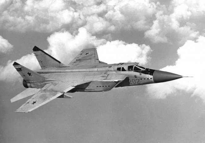 Экипаж разбившегося МиГ-31 увел самолет от населенного пункта