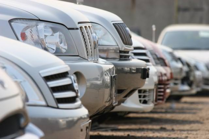 Назарбаев агитирует покупать авто отечественной сборки