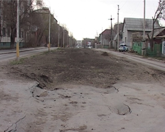 На одной из улиц Костаная провалился асфальт