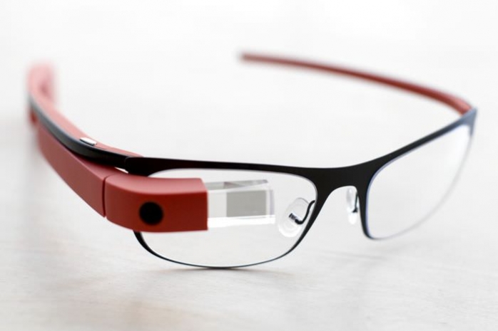 Google ведет разработку электронных очков Glass нового поколения