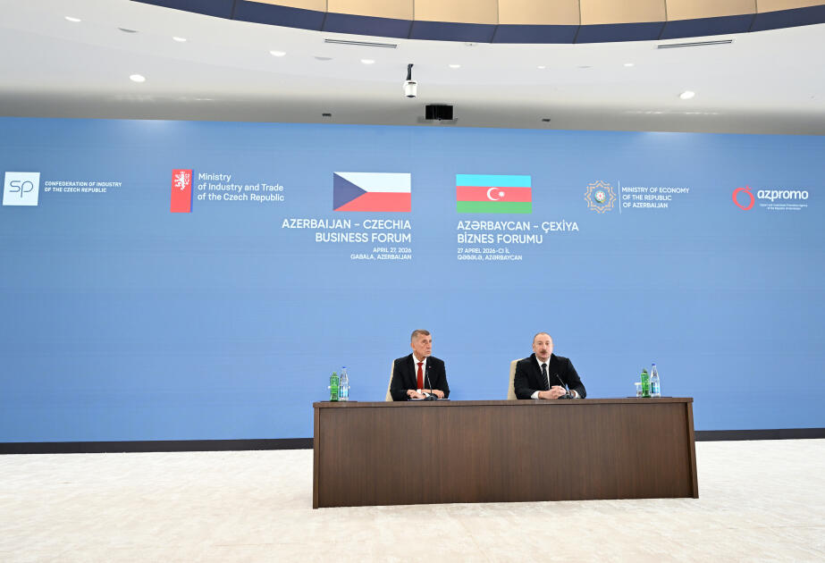 Президент Ильхам Алиев и Премьер-министр Андрей Бабиш приняли участие в азербайджано-чешском бизнес-форуме