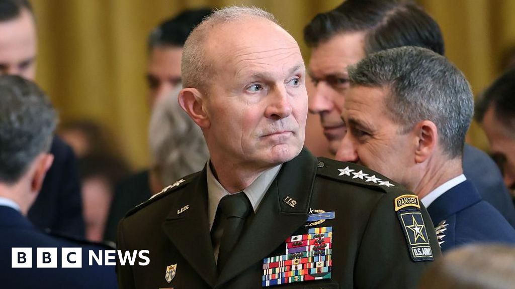 Генерал армии США уходит в отставку по просьбе министра обороны Хегсета
