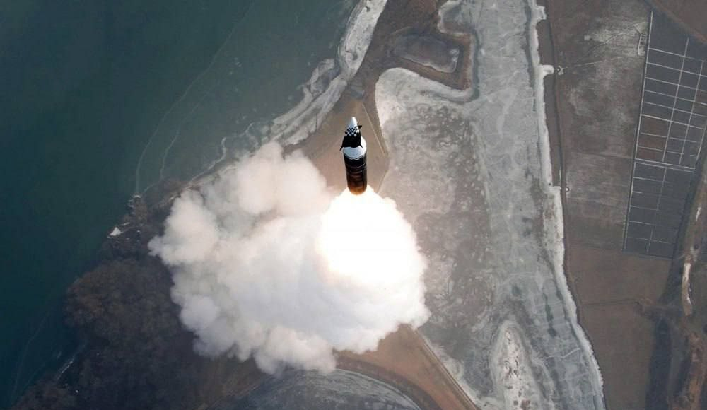 Северная Корея запустила ракеты на Восток