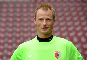 Бывший вратарь «Арсенала» и «Ювентуса» погиб в ДТП с поездом