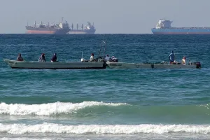 Готовят эвакуацию судов из Персидского залива