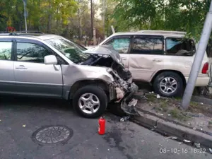 ДТП: два «Лексуса» не поделили перекресток