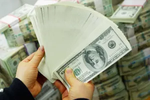 Доллар подорожал до 337,15 тенге