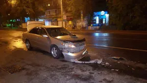 В Алматы BMW скрылся с места аварии – двое пострадали