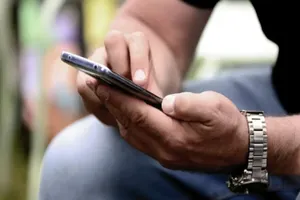 SMS доходят достаточно медленно – как оправдывает операторов связи Минцифры