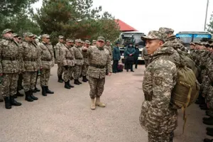 Дедовщина в Казахстане идет на спад, утверждают контролирующие осенний призыв органы