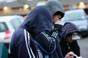 Қазақстанда жасөспірімдерді жұмыс деген желеумен есірткі бизнесіне қалай тартады