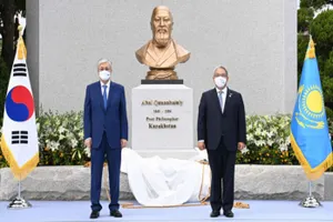 Токаев принял участие в открытии бюста Абая в Сеуле