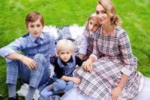 Семья Владислава Суркова в рекламе школьной формы A LA RUSSE