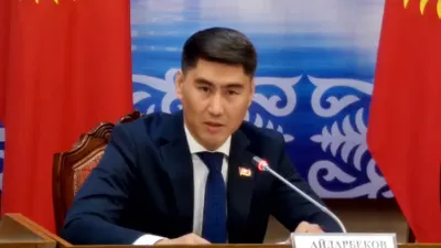 Бывшему главе МИД Чынгызу Айдарбекову предъявлено обвинение по делу о злоупотреблении должностным положением