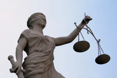 Дело выпрыгнувшего из окна директора колледжа передали в суд