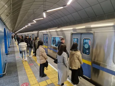 Сенатор встревожен несостоявшимся закупом вагонов для метро Алматы