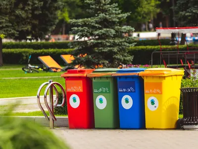 В Берлине туристам предоставят скидки в музеях и ресторанах за сбор мусора