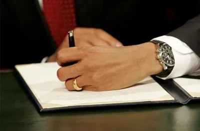 Люди, которые пишут левой рукой, имеют гормональный сбой