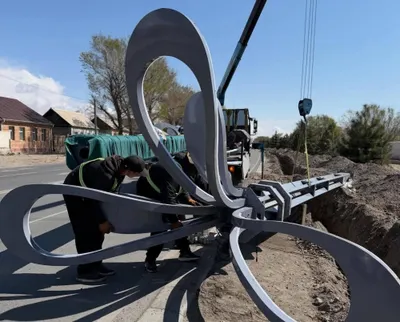 В Балыкчы начали установку новых фонарей